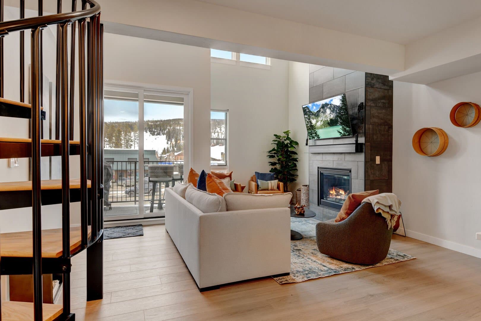 Arrow Luxury Loft #219 - Image 12