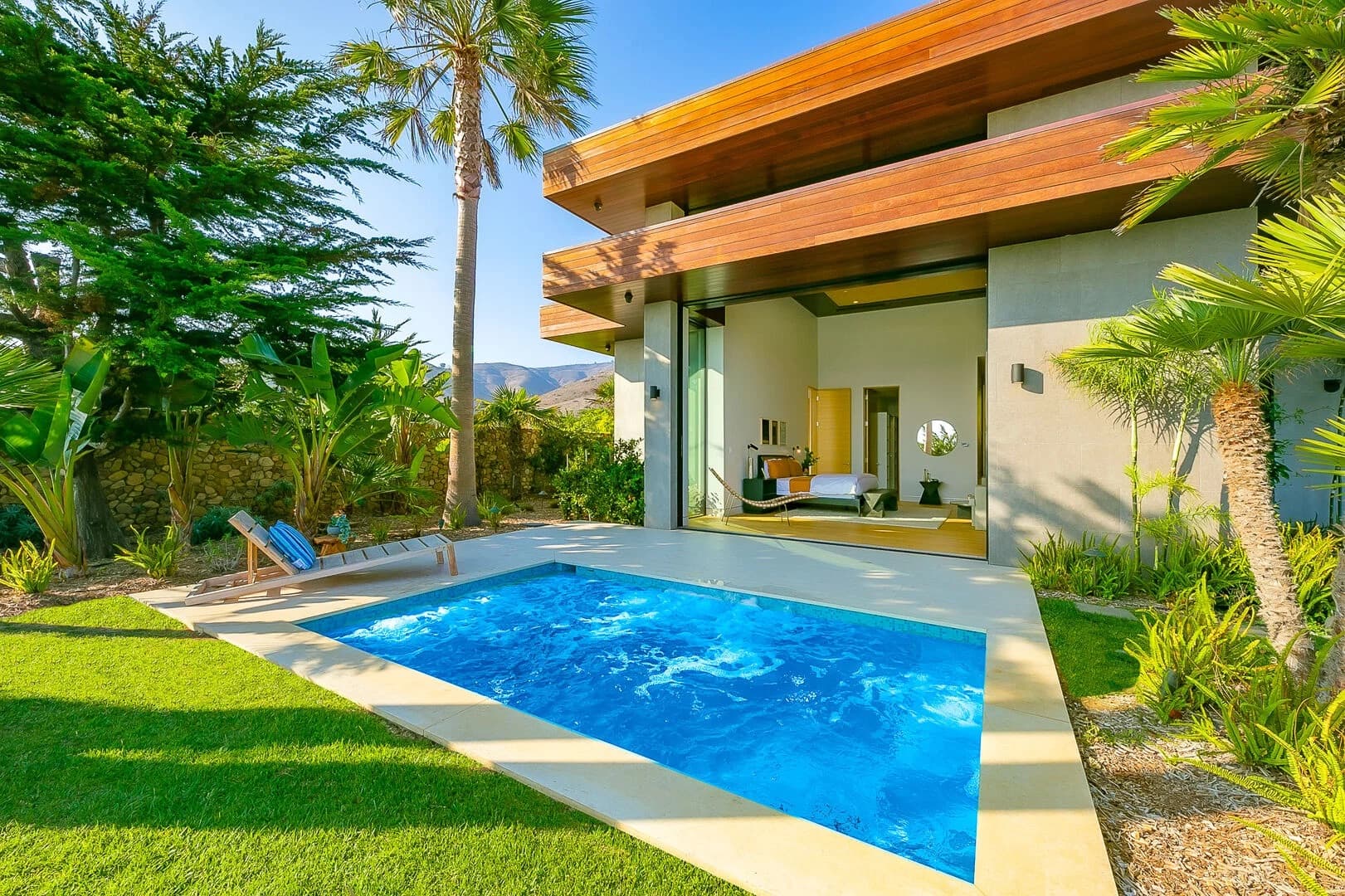 Malibu Beach Oasis - Image 23