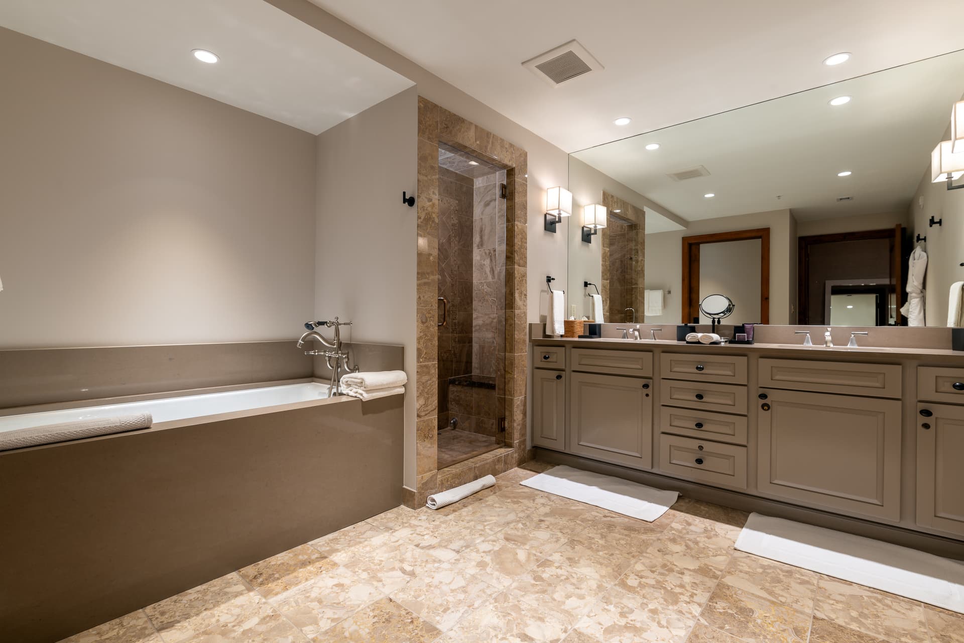 White Chutes at the Ritz-Carlton - Image 6