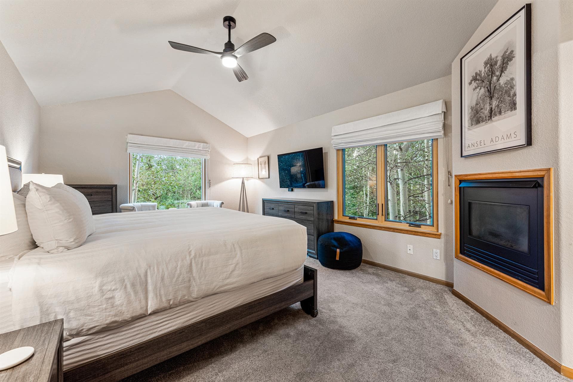 Burgundy House - Image 33