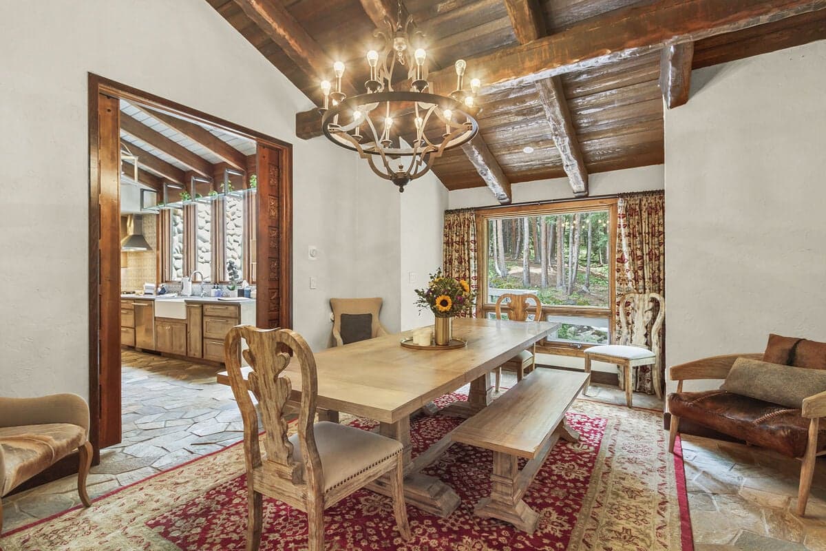 Creekside Chateau - Image 16