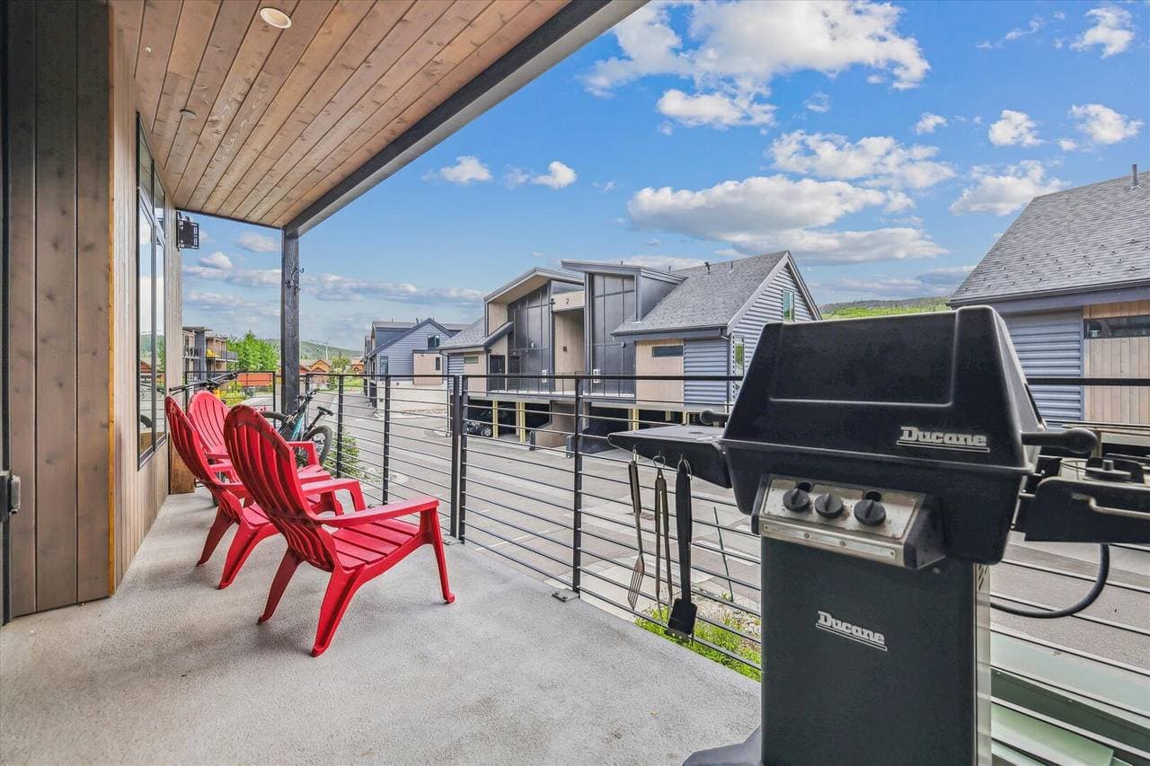 River West #522 - Image 9