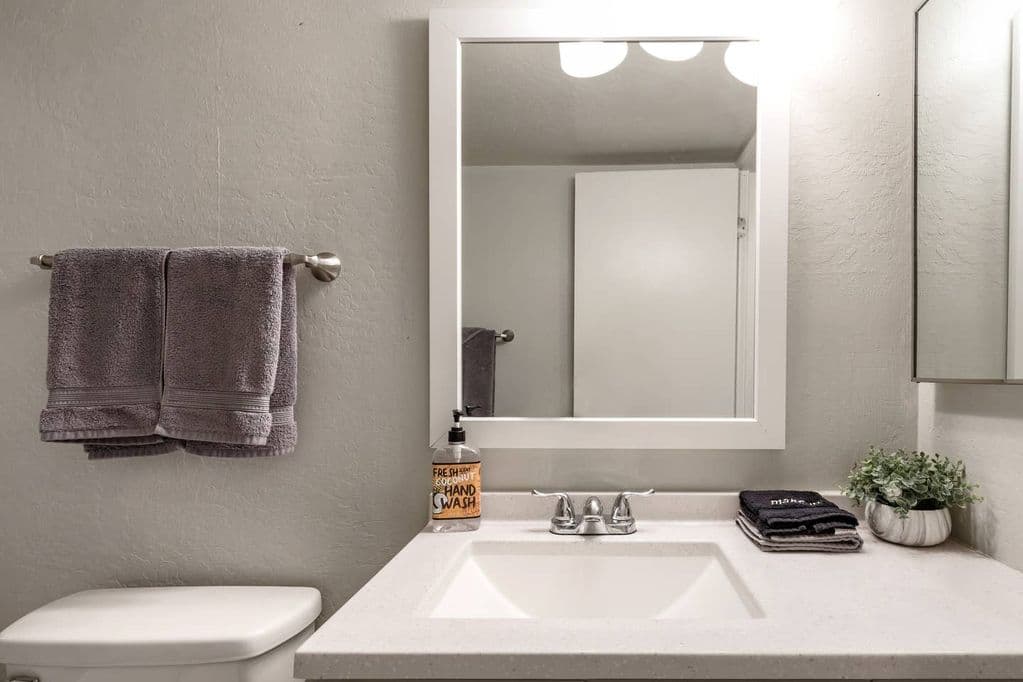 Rustic Modern Townhouse - Image 18