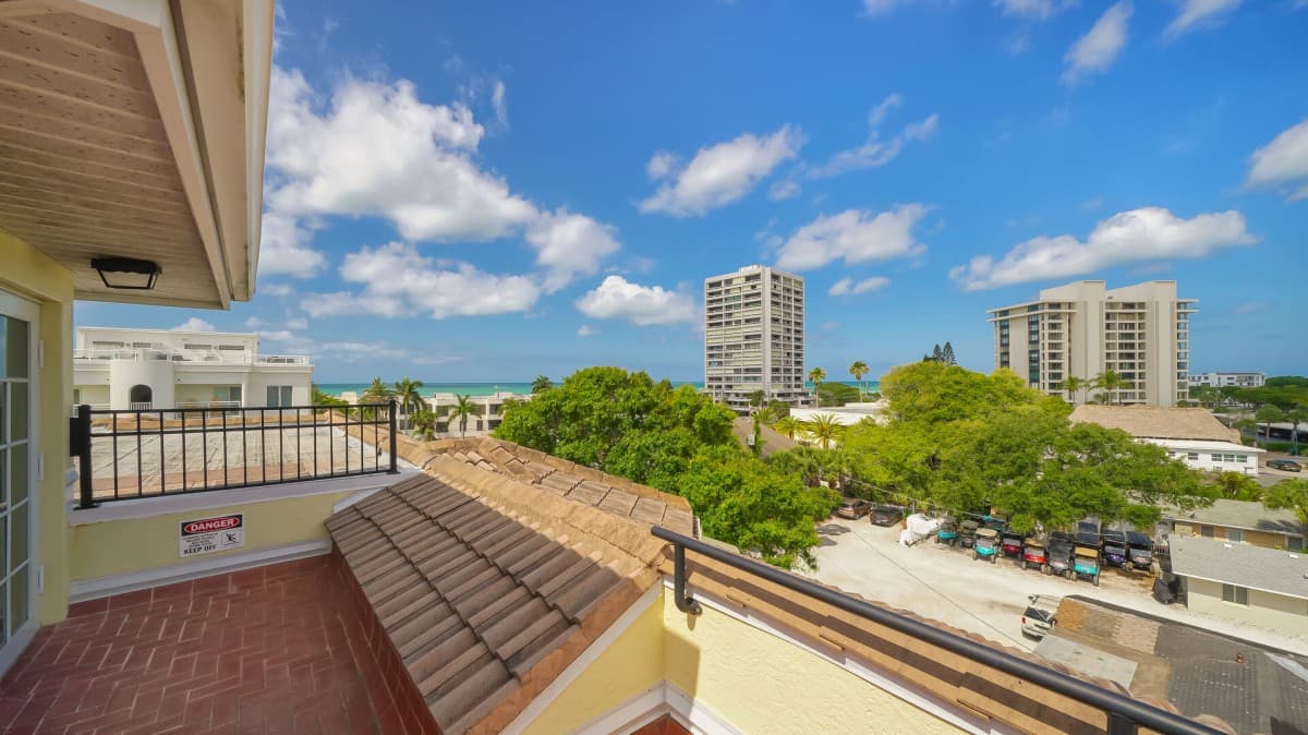 Sun Sea Terrace House - Image 39