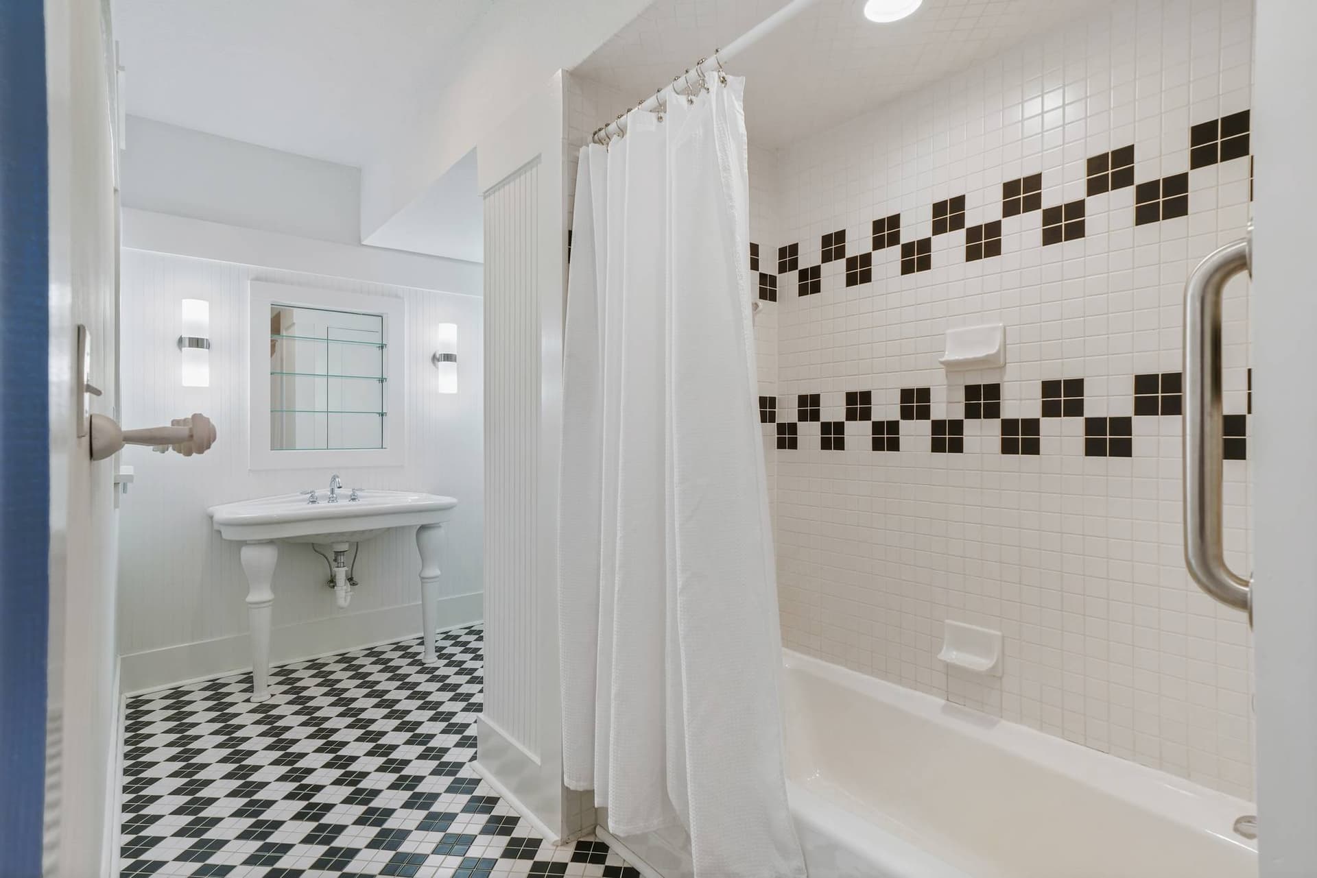 Allora House - Image 24