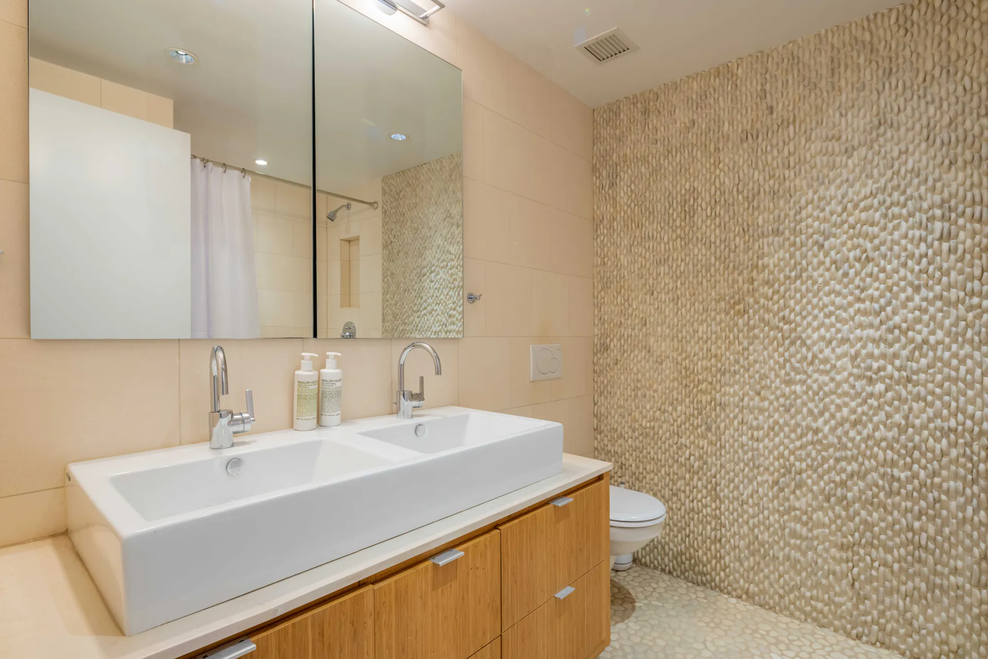 Gotham House III - Image 14