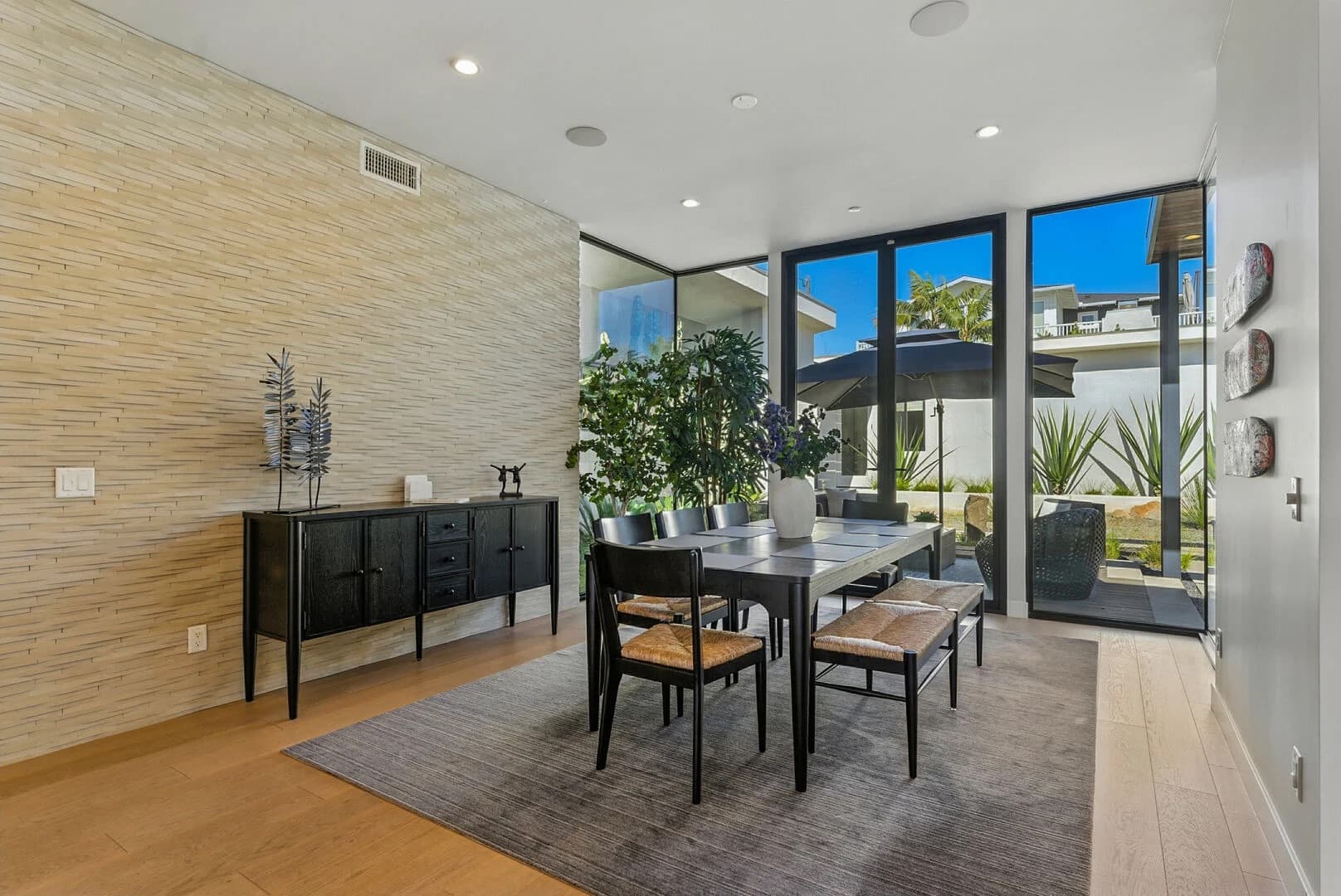 Coastal Paradise - Image 17