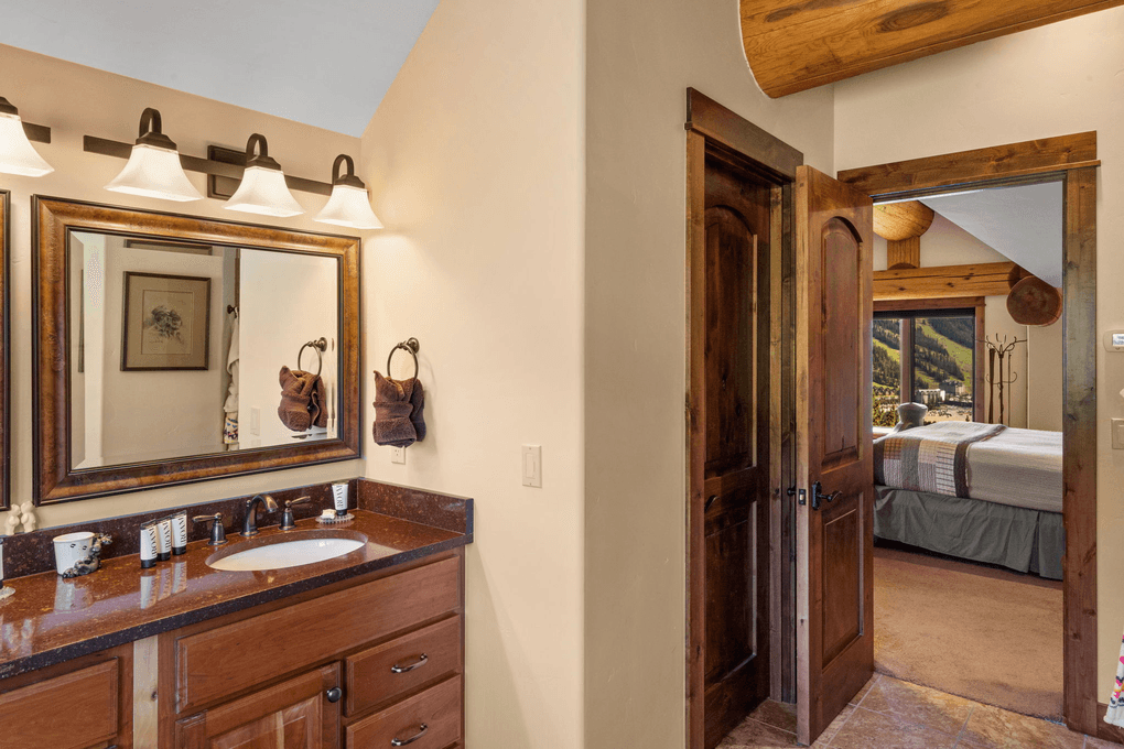 Timberline Lodge - Image 26