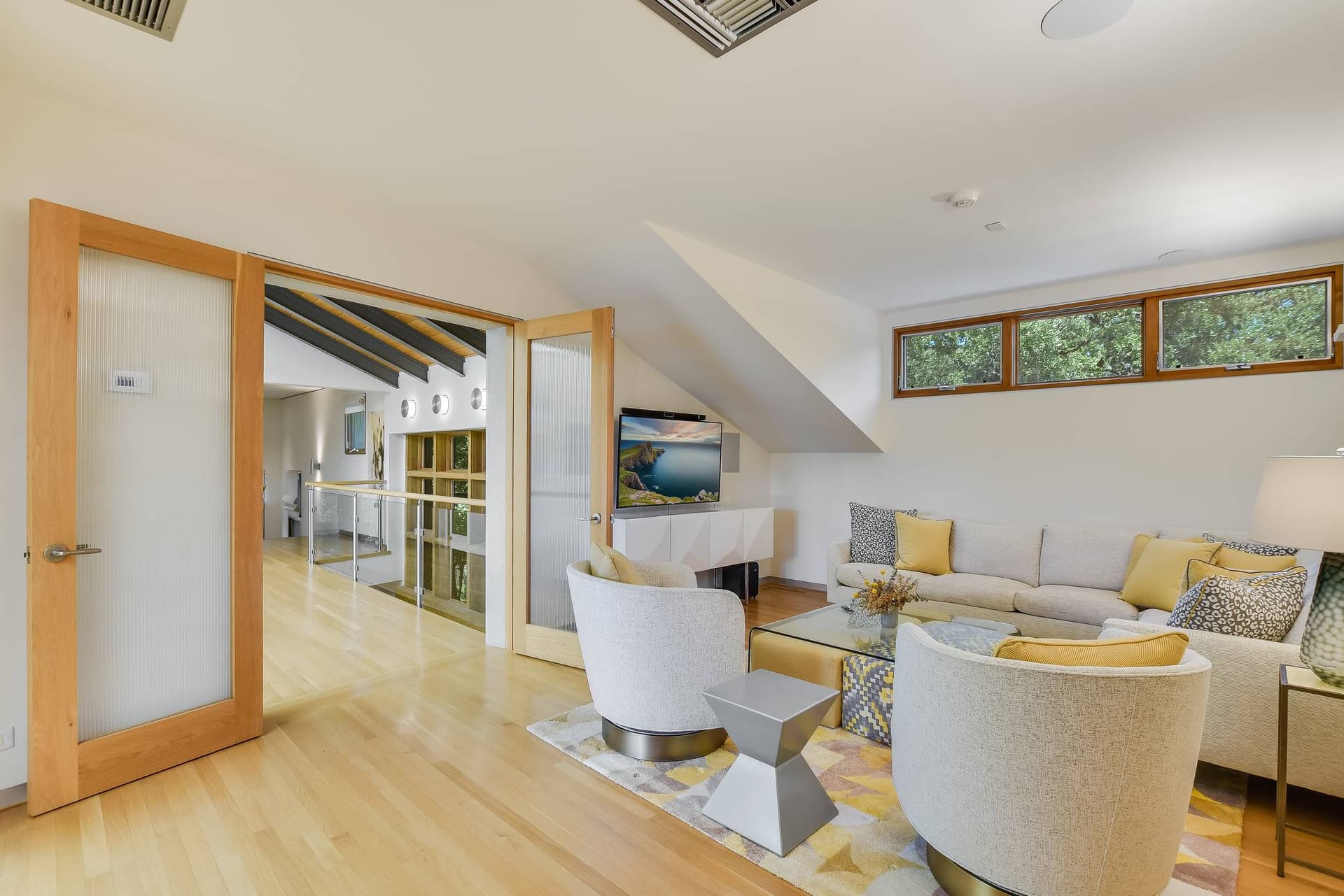 Waterfalls on the Lake Villa - Image 21