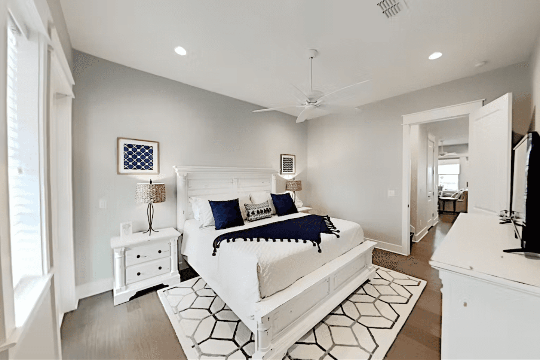 Parrots Cove - Image 12