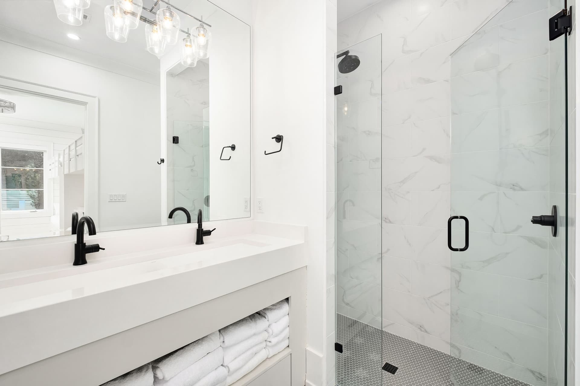 Bearfoot By The Sea - Image 12