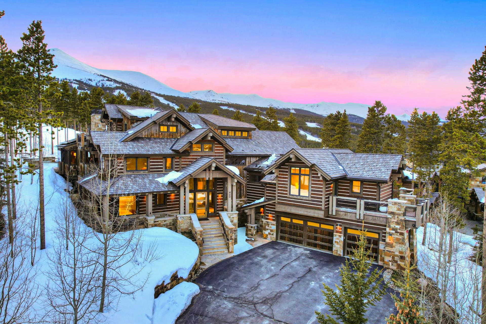 Skiers Palace - Image 44