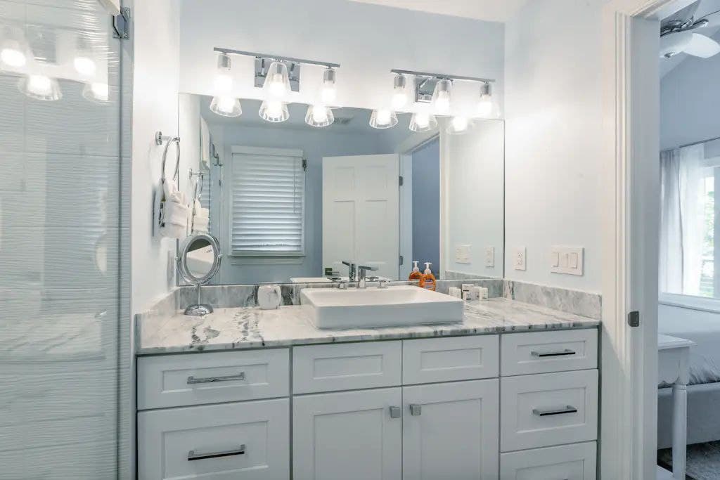 Tropical Retreat - Image 13