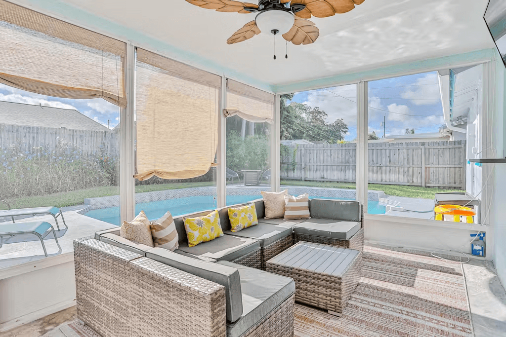 Corner by the Coast - Image 4