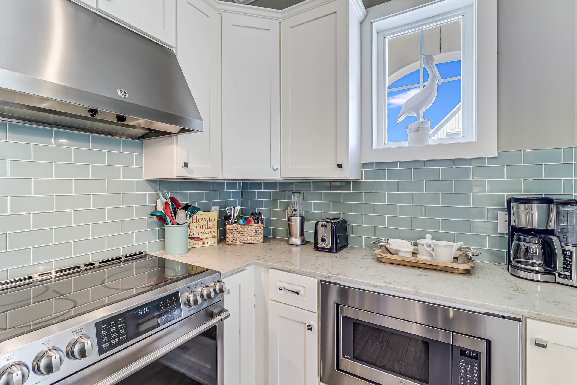 Blue Sea Gate Residence - Image 9