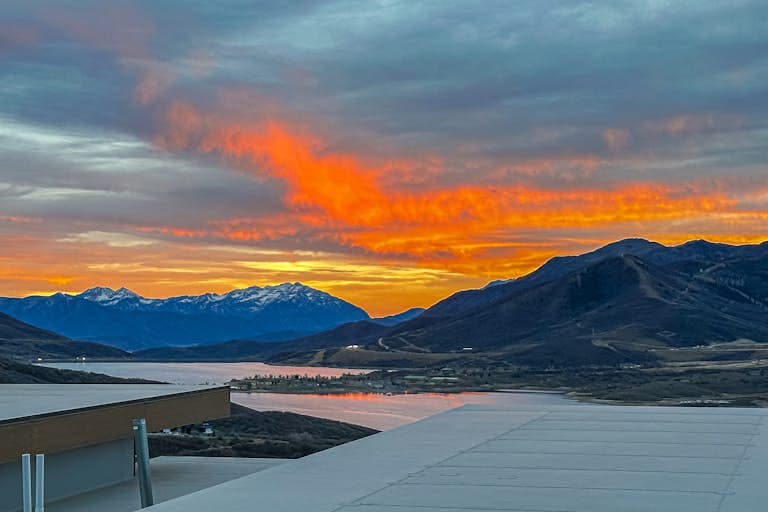 Luxury Hideout Overlook - Image 36