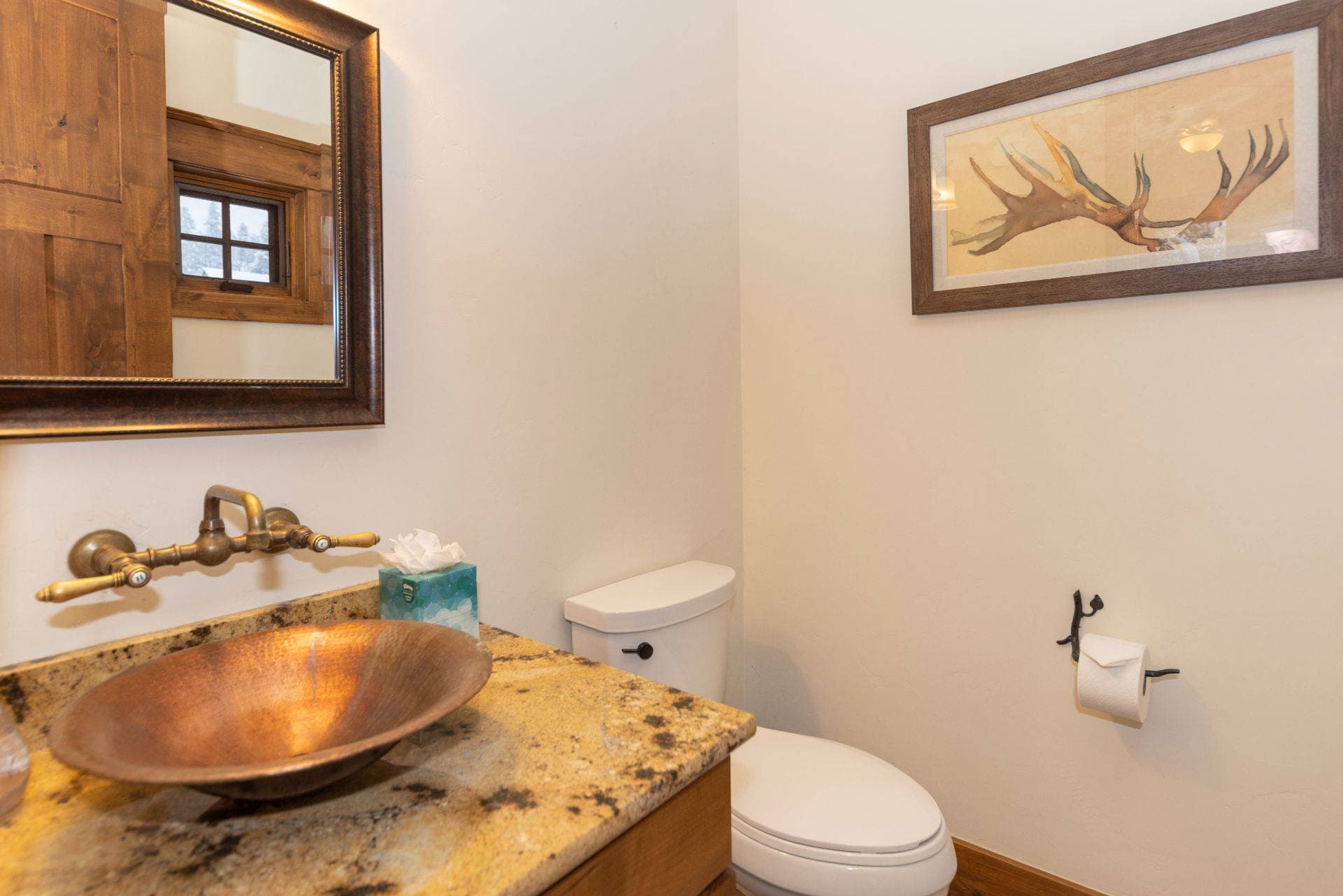 Last Nickel Lodge - Image 32