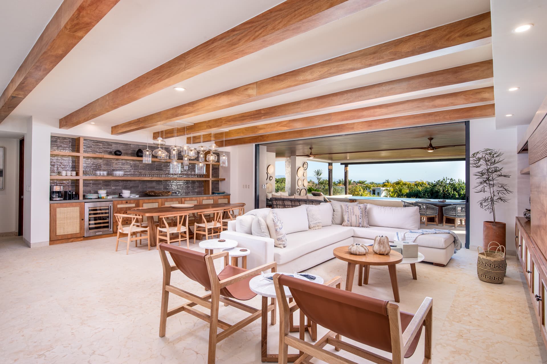 Tau Residences #412 - Image 4