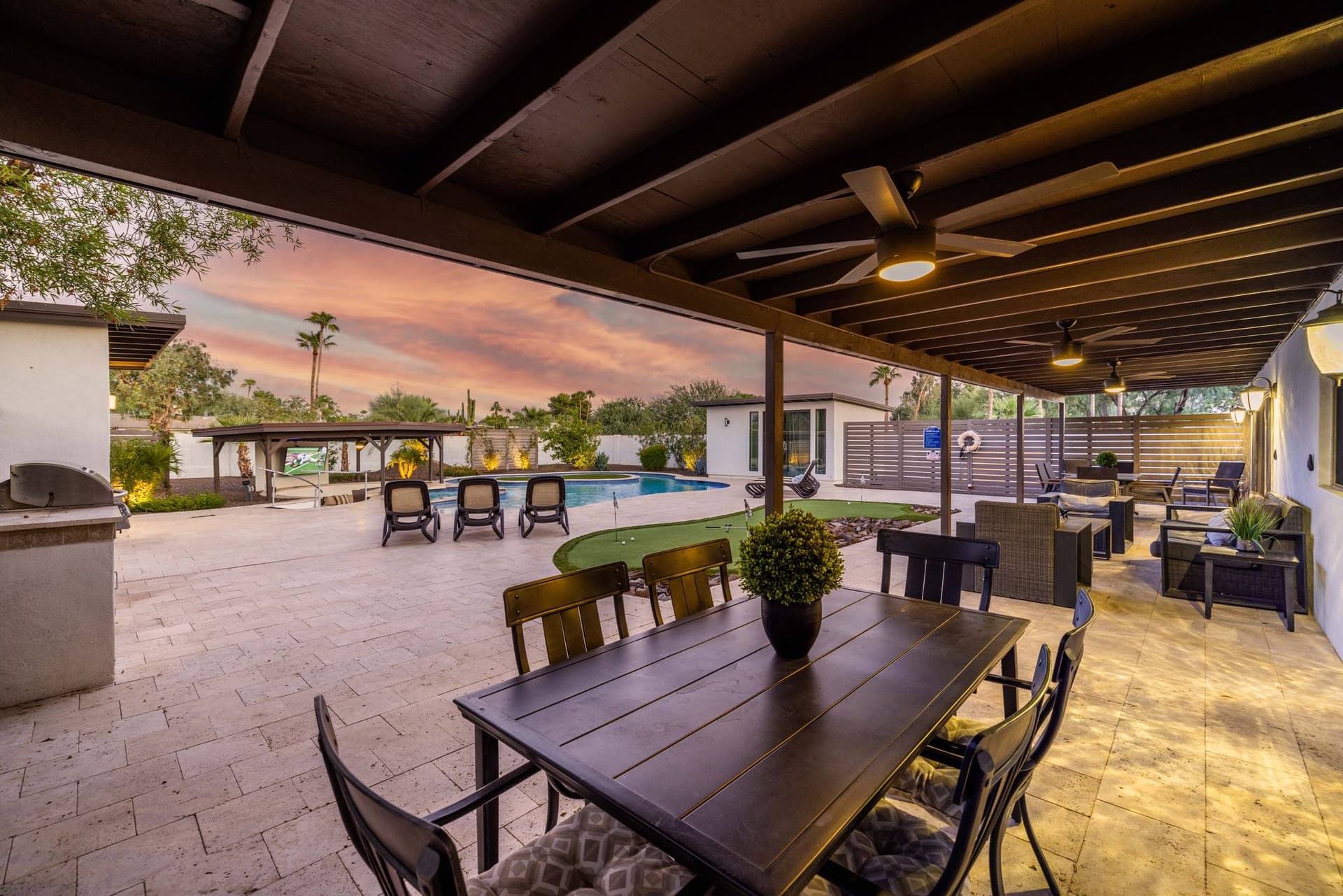 Luxe Resort Retreat - Image 37