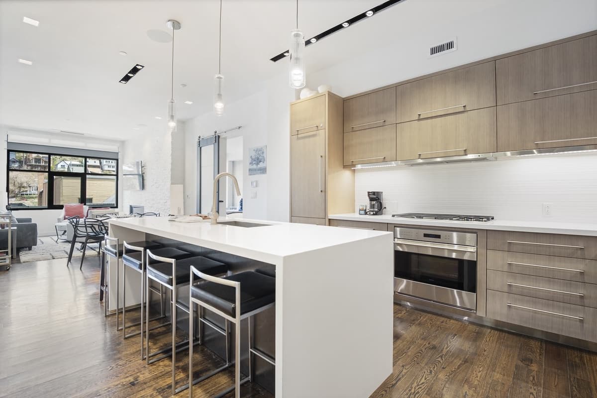 Mountain Luxe Retreat on Main - Image 5