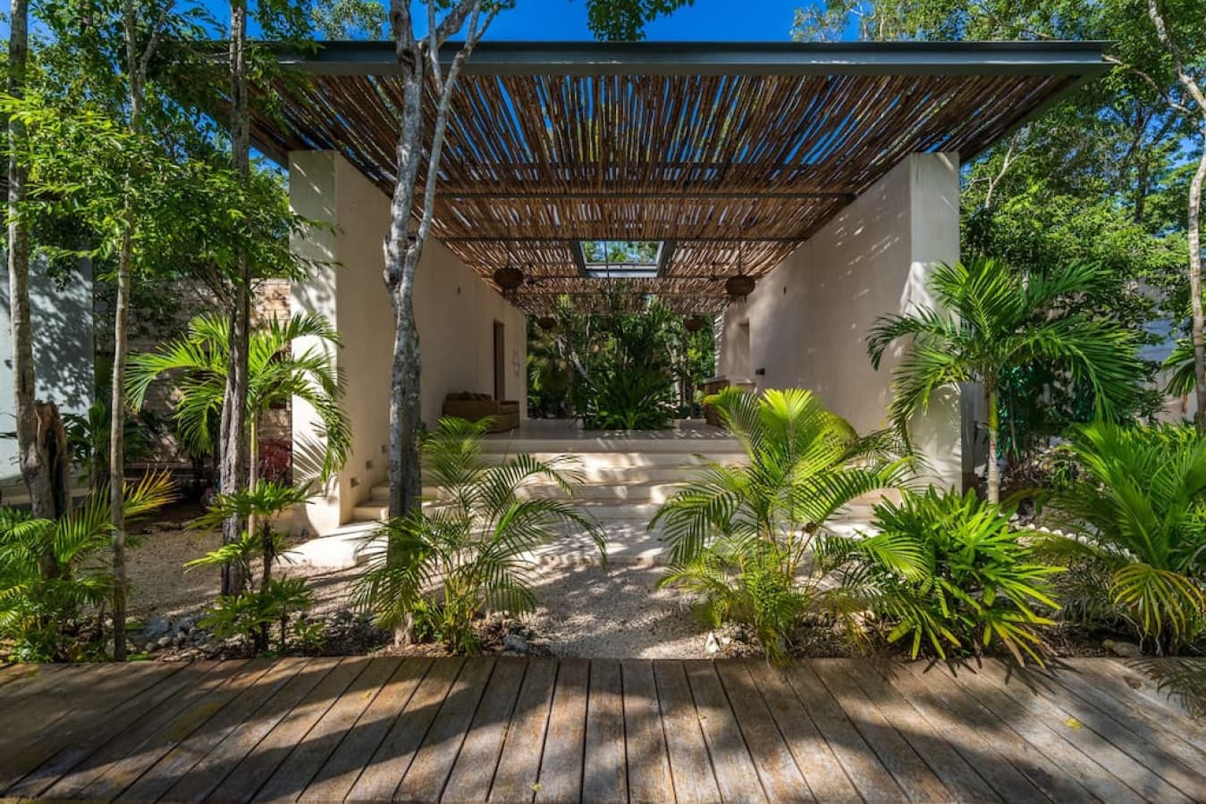 Jungle Reflection Loft - Image 11