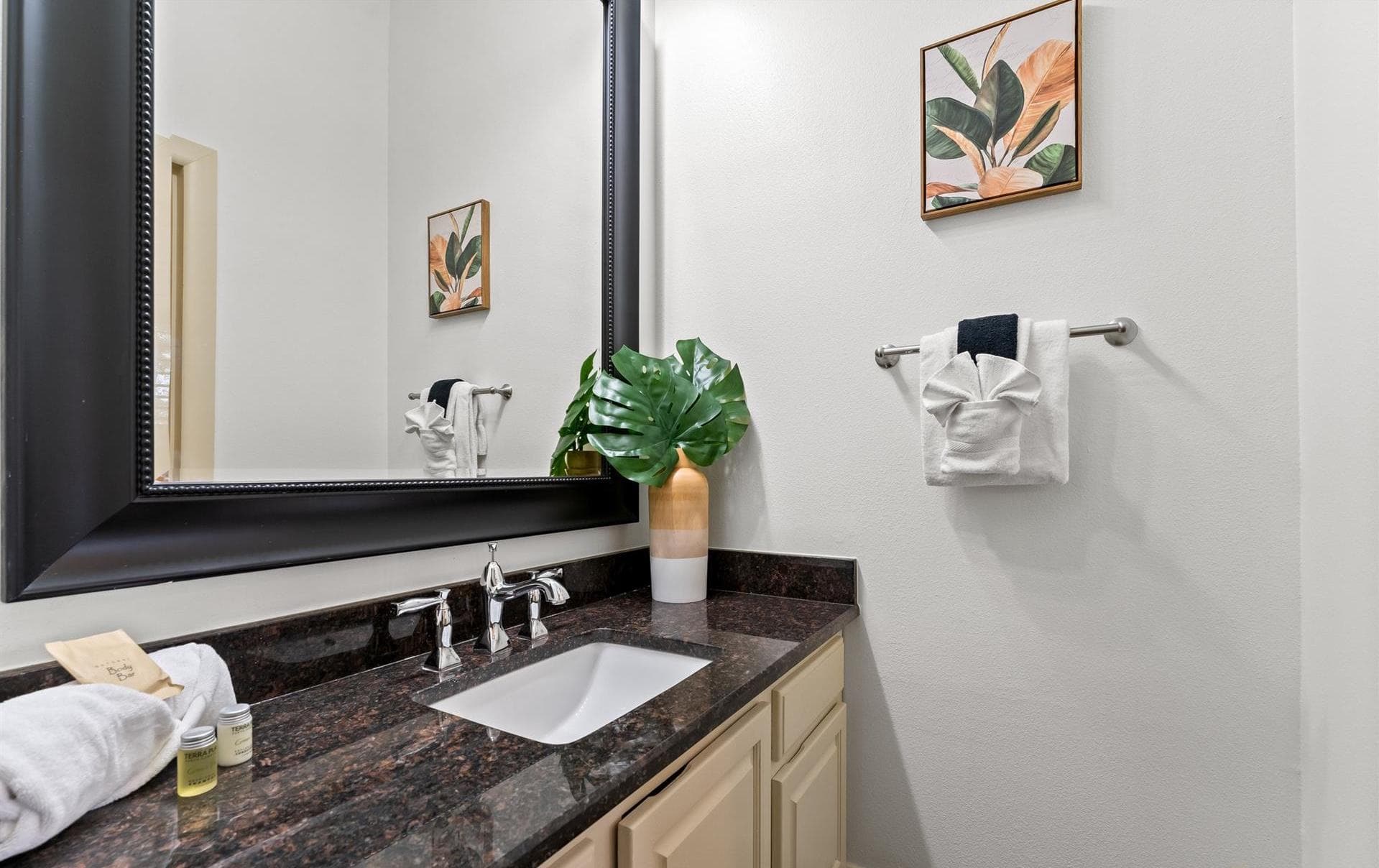 Paradise Isle - Image 31