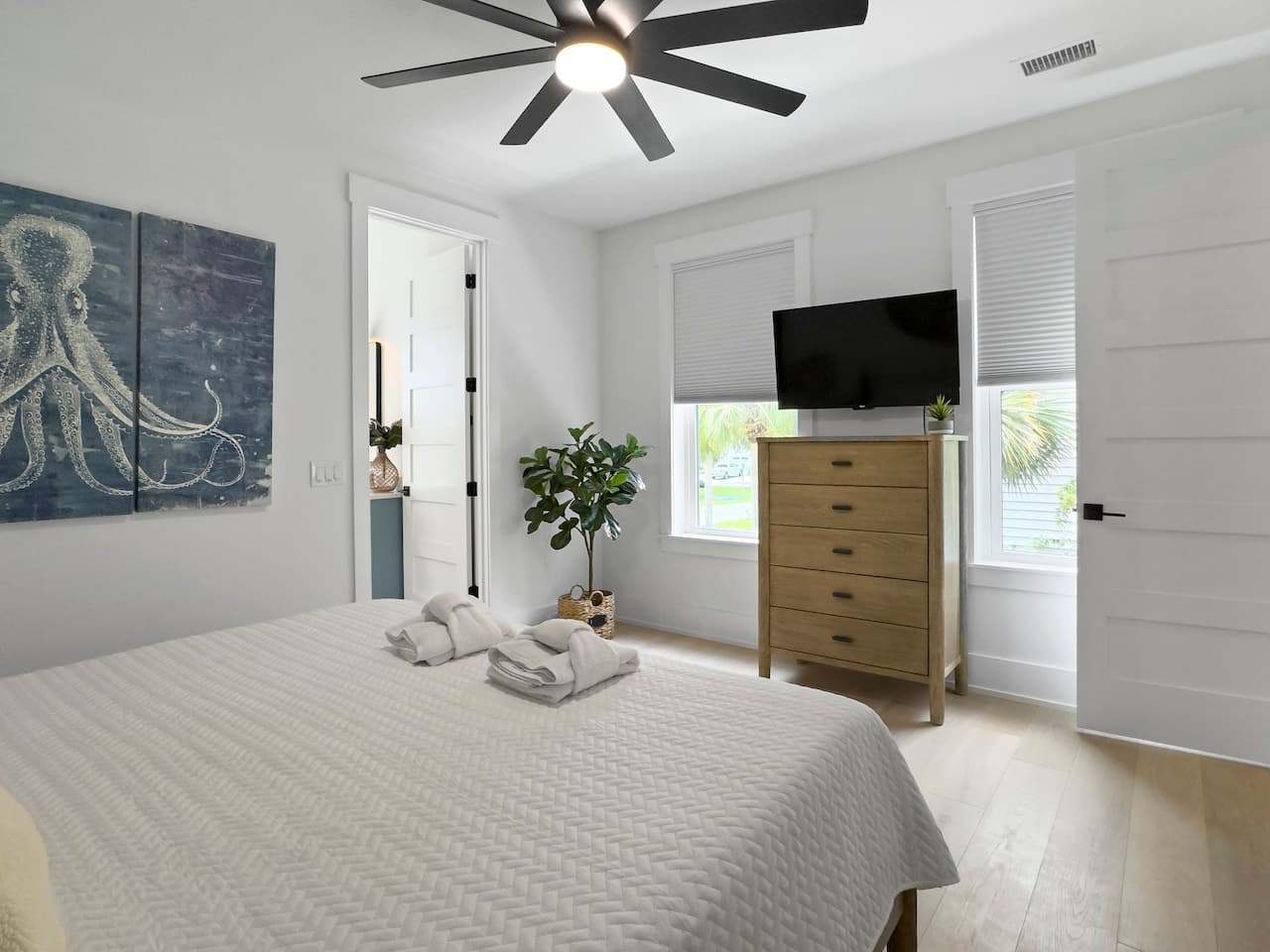 Amalfi Palms - Image 30