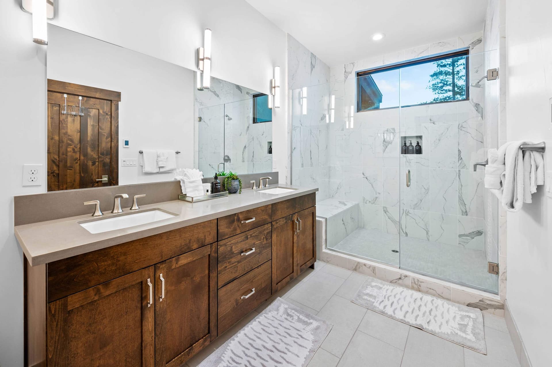 Luxurious Truckee - Image 10