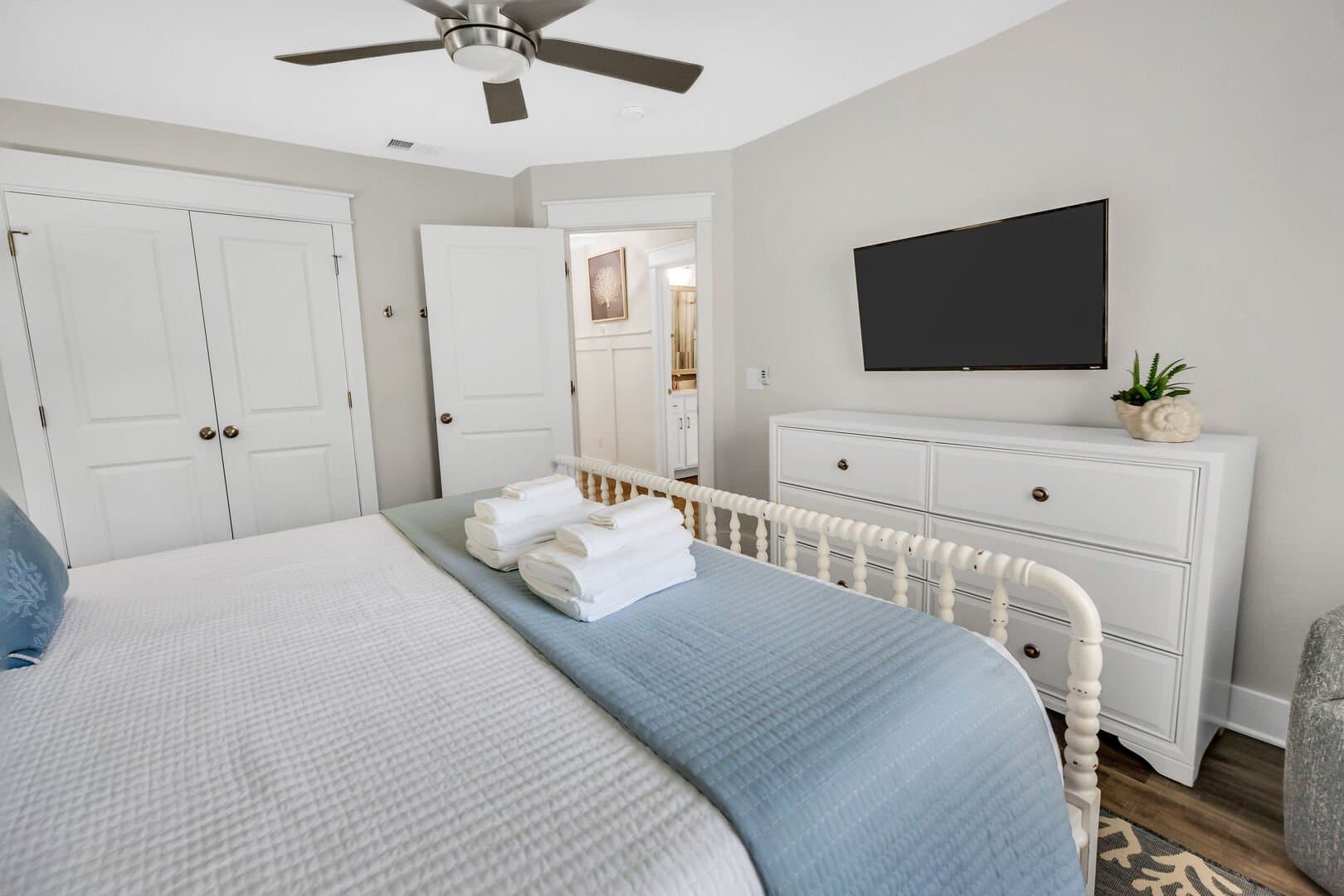 Sunshine Beach Home - Image 38