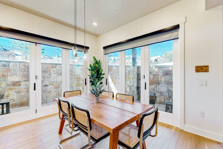 Designer Blackstone Condo - Image 5