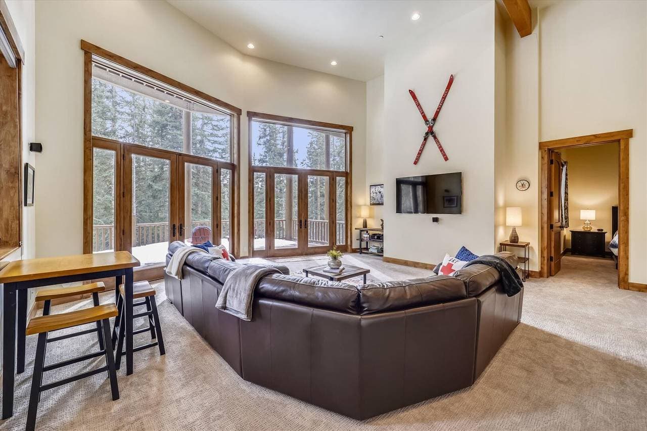 Goldenview Lodge - Image 41