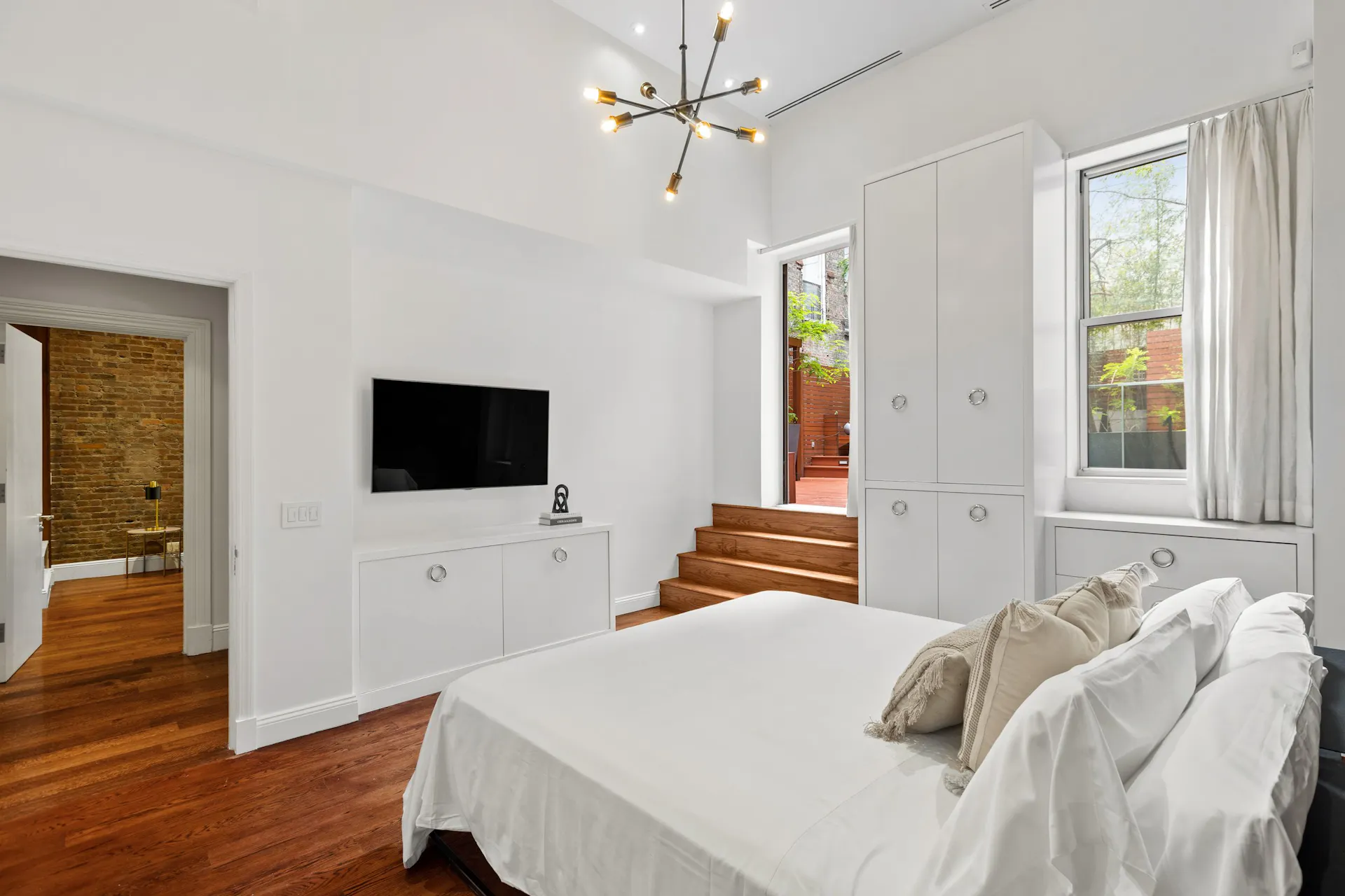 Rialto IV - Image 31