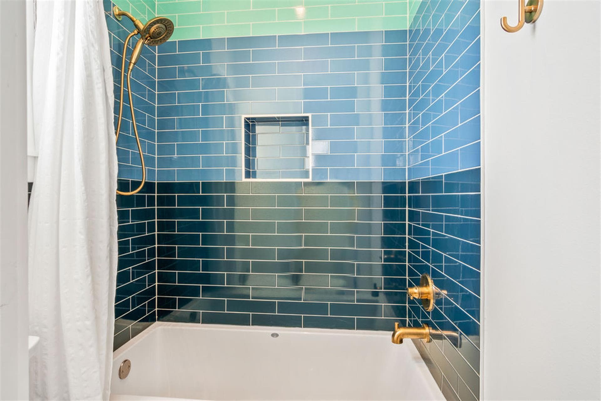 Sandpiper Siesta - Image 40