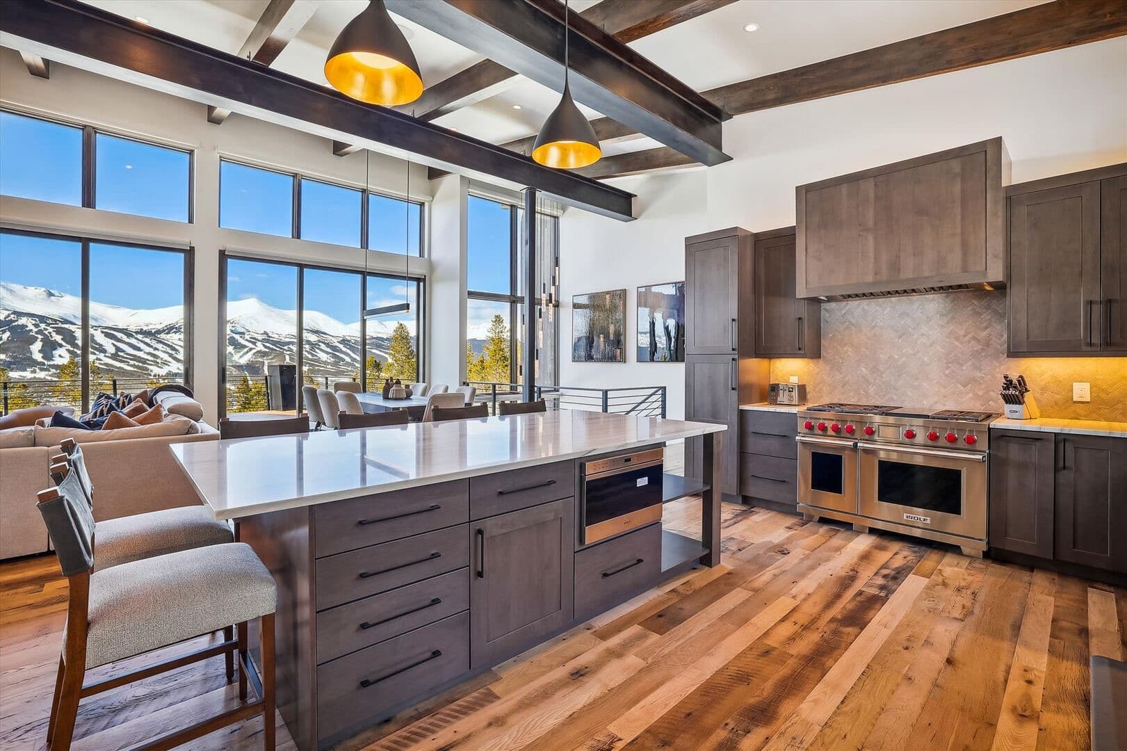 Modern View Manor - Image 9