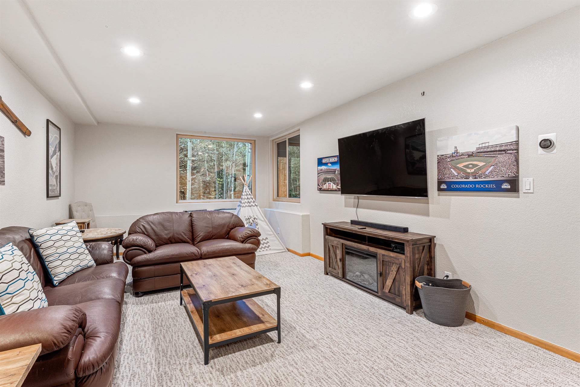 Burgundy House - Image 54