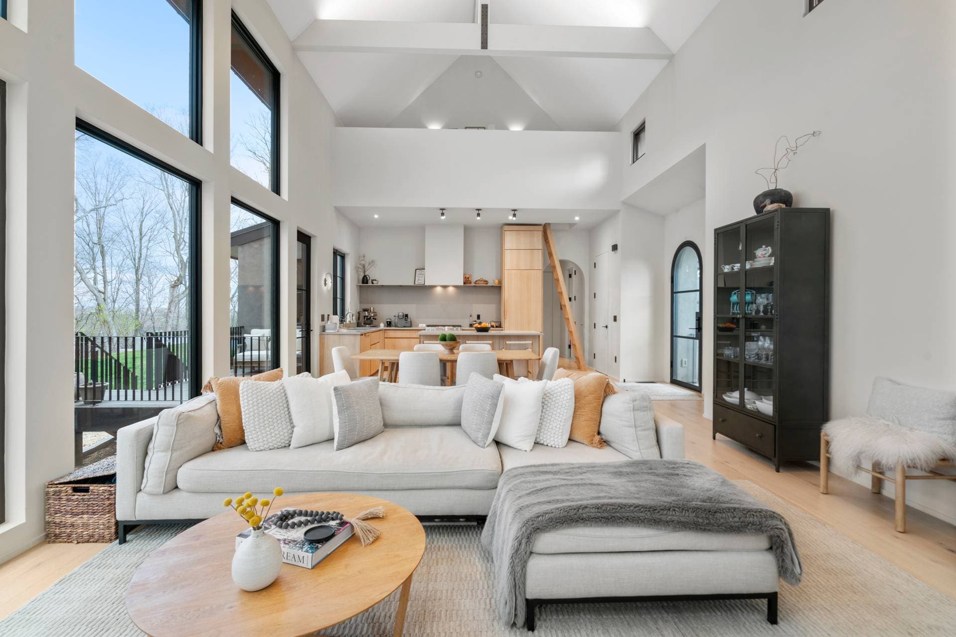 Hilltop Hideaway - Image 7