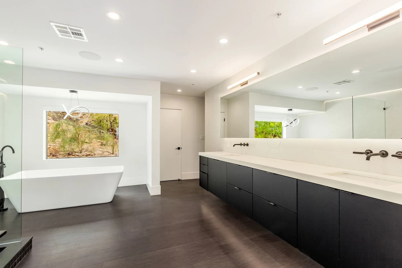 Valle Vista Manor - Image 37