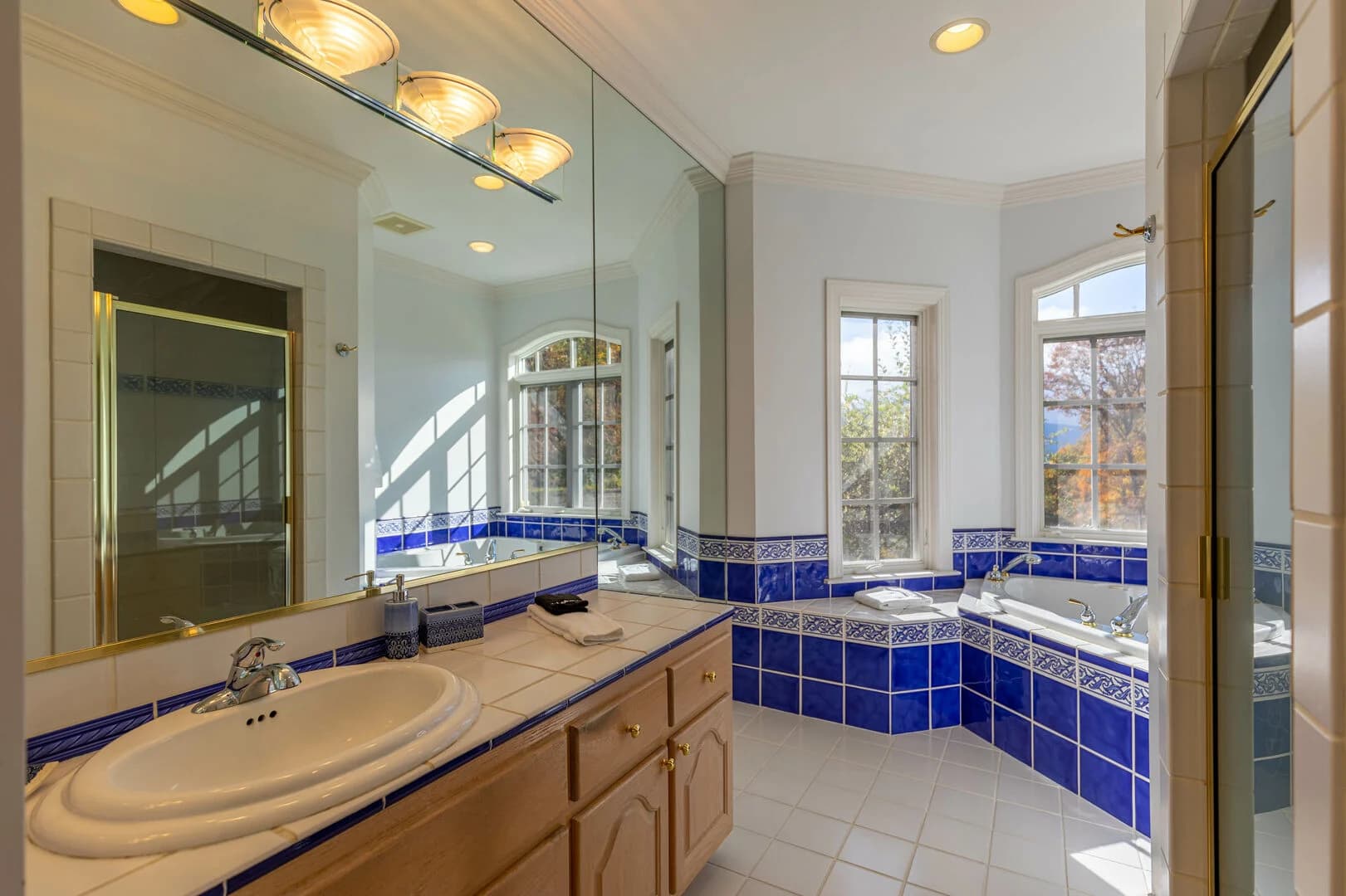 Boone Gem - Image 20