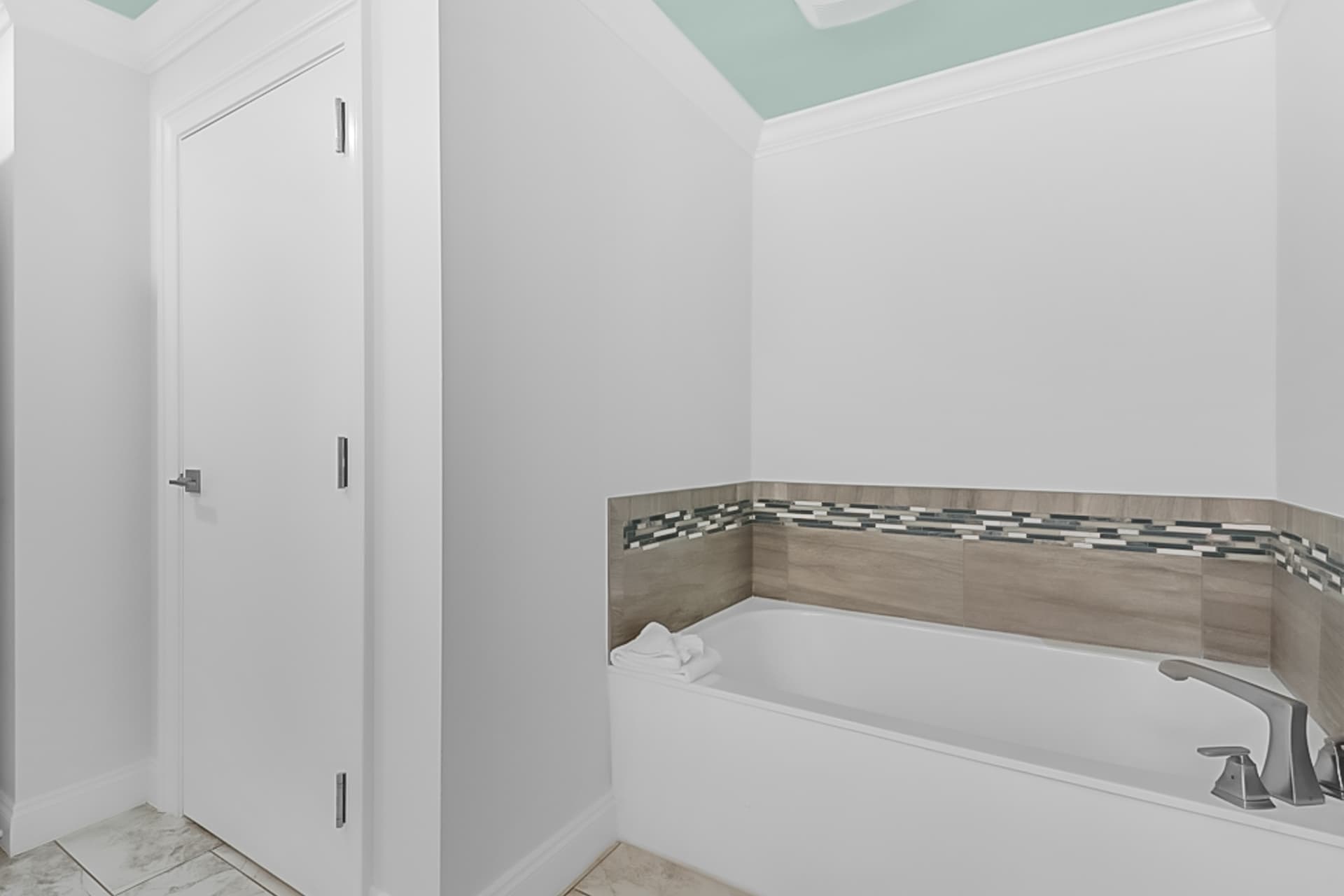 Tops'l Tides 1201 Home - Image 13