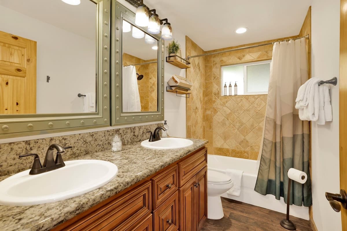 Country Club Cabin #357 - Image 16