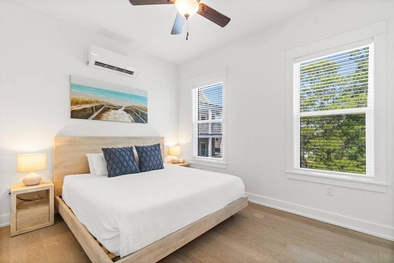 Charming Blue Haven - Image 13