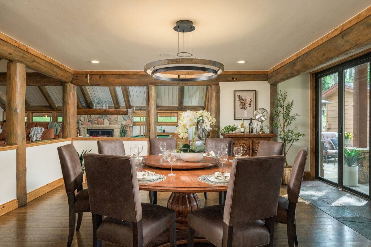 Four Sisters - Image 18