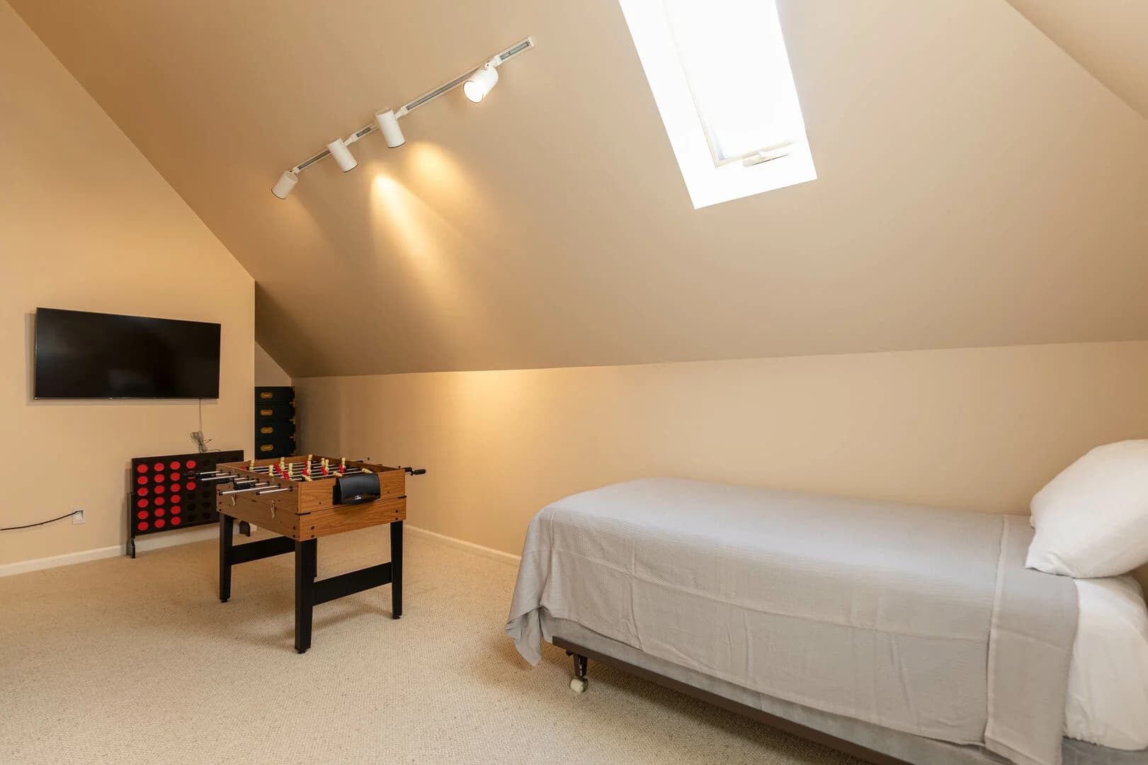 Boone Gem - Image 34