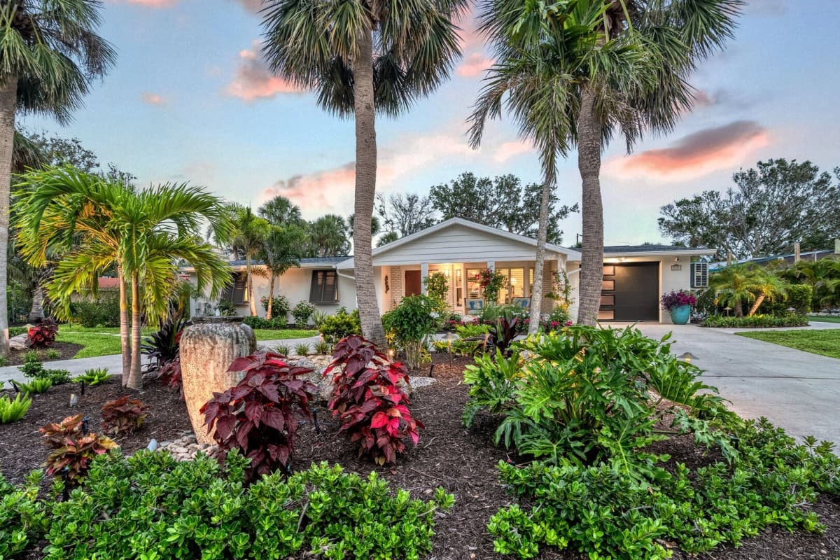 Beach Palm House - Image 61