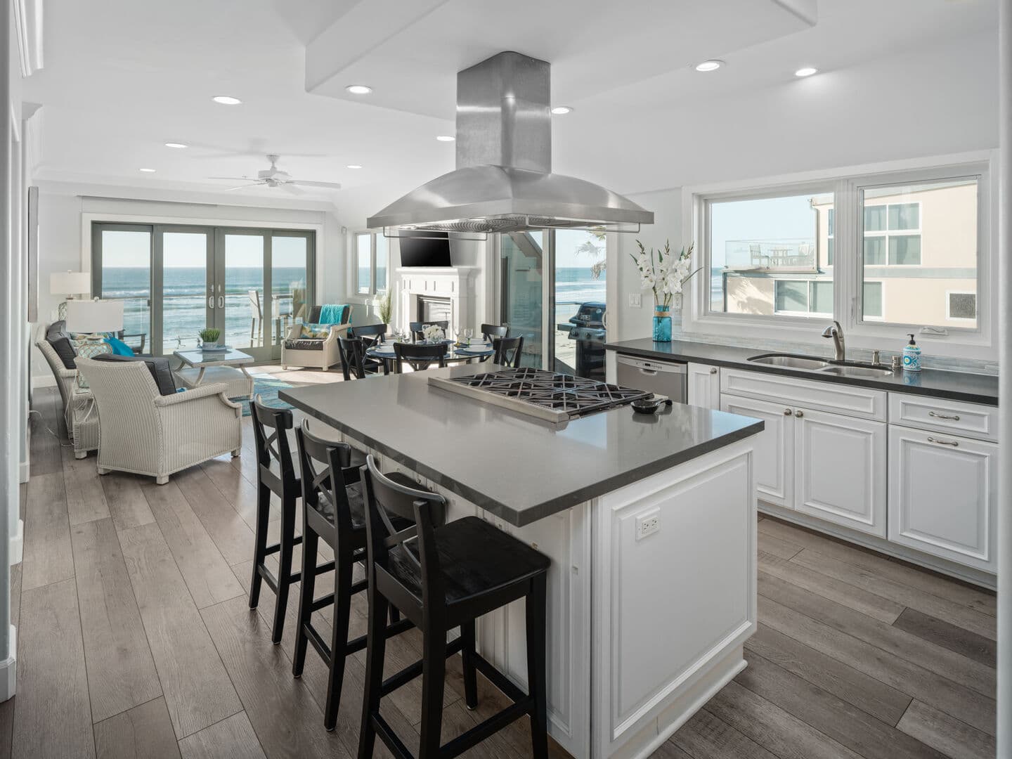 Oceanfront San Juan Penthouse - Image 4