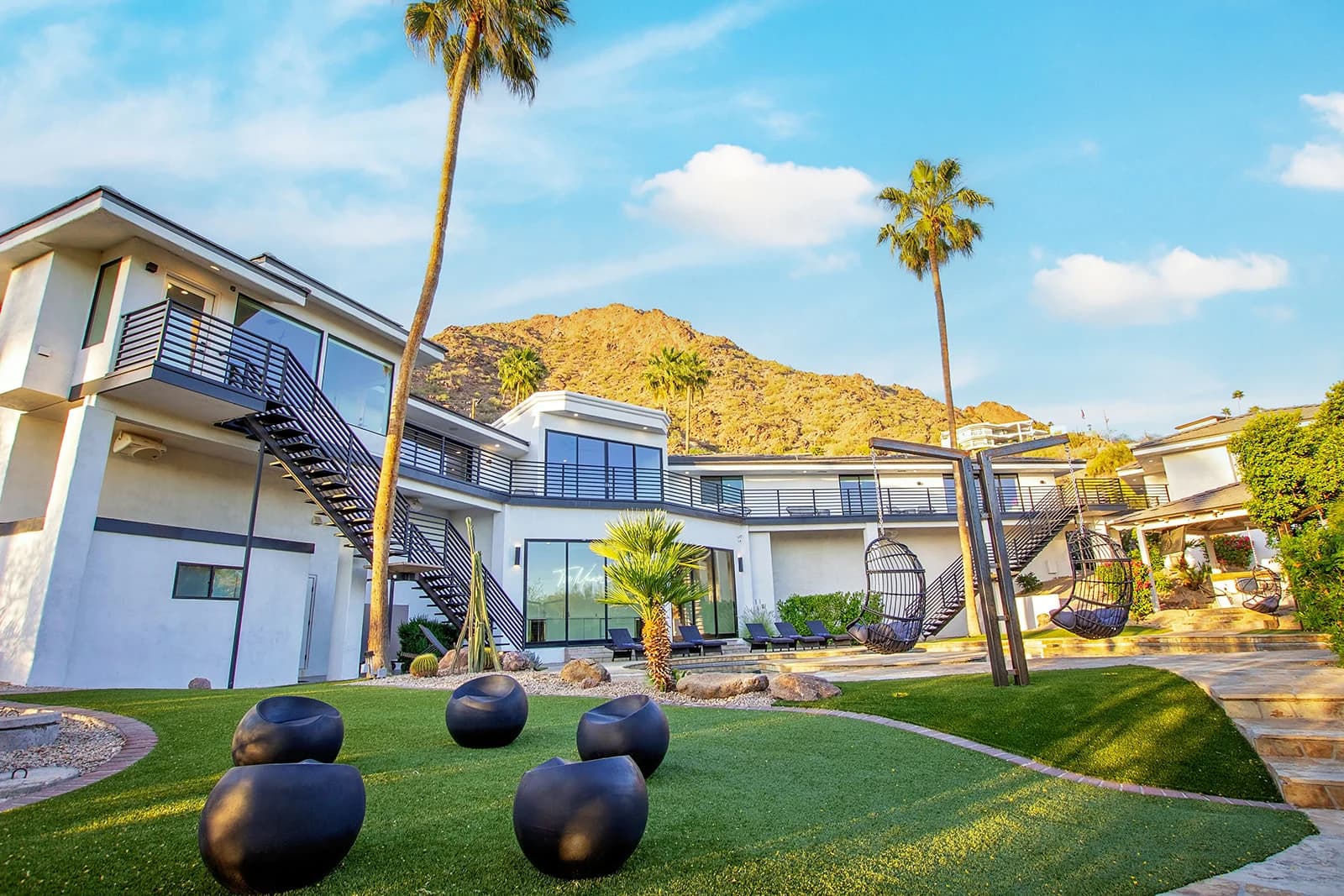 Valle Vista Manor - Image 9