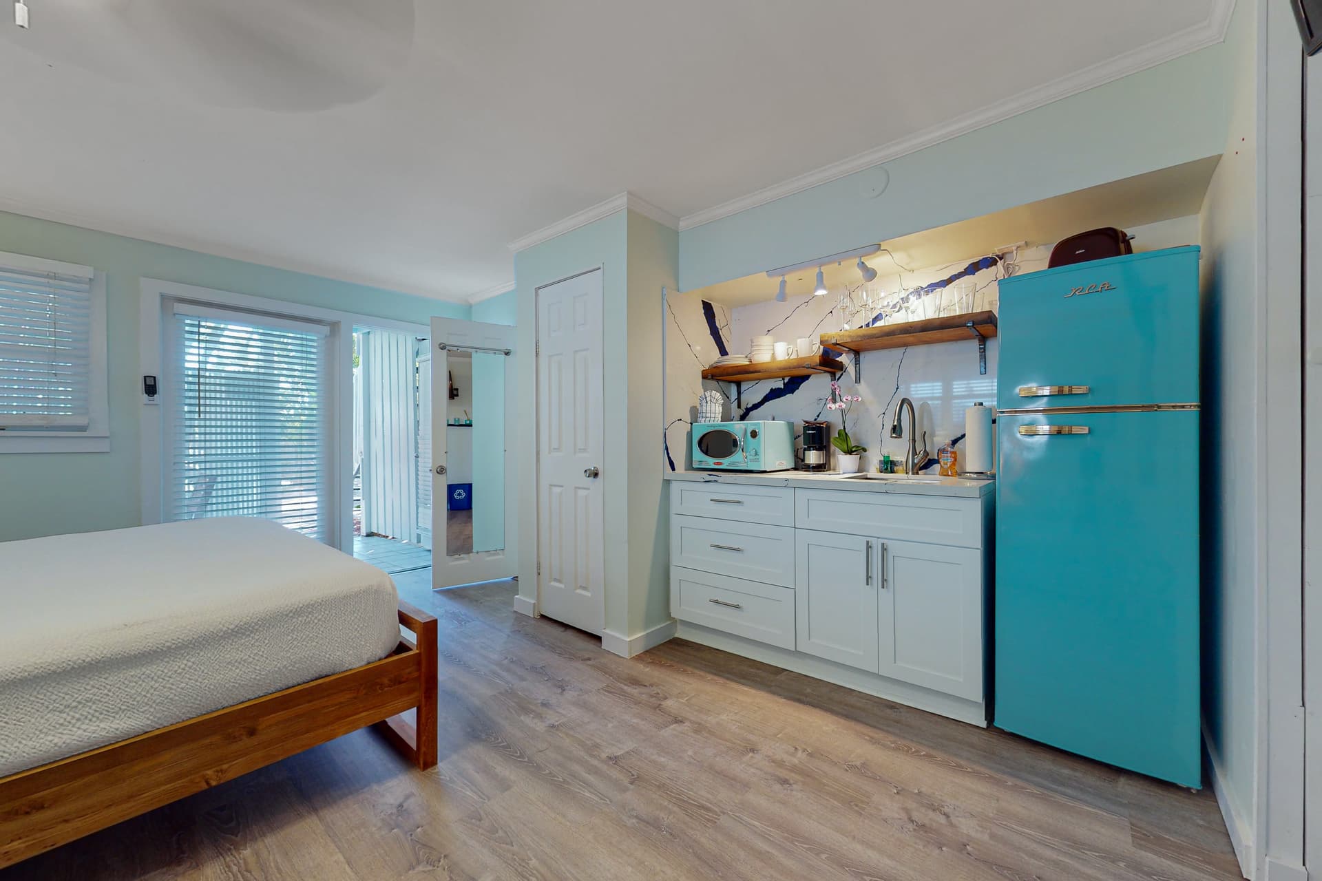 Papa's Hideaway - Image 37