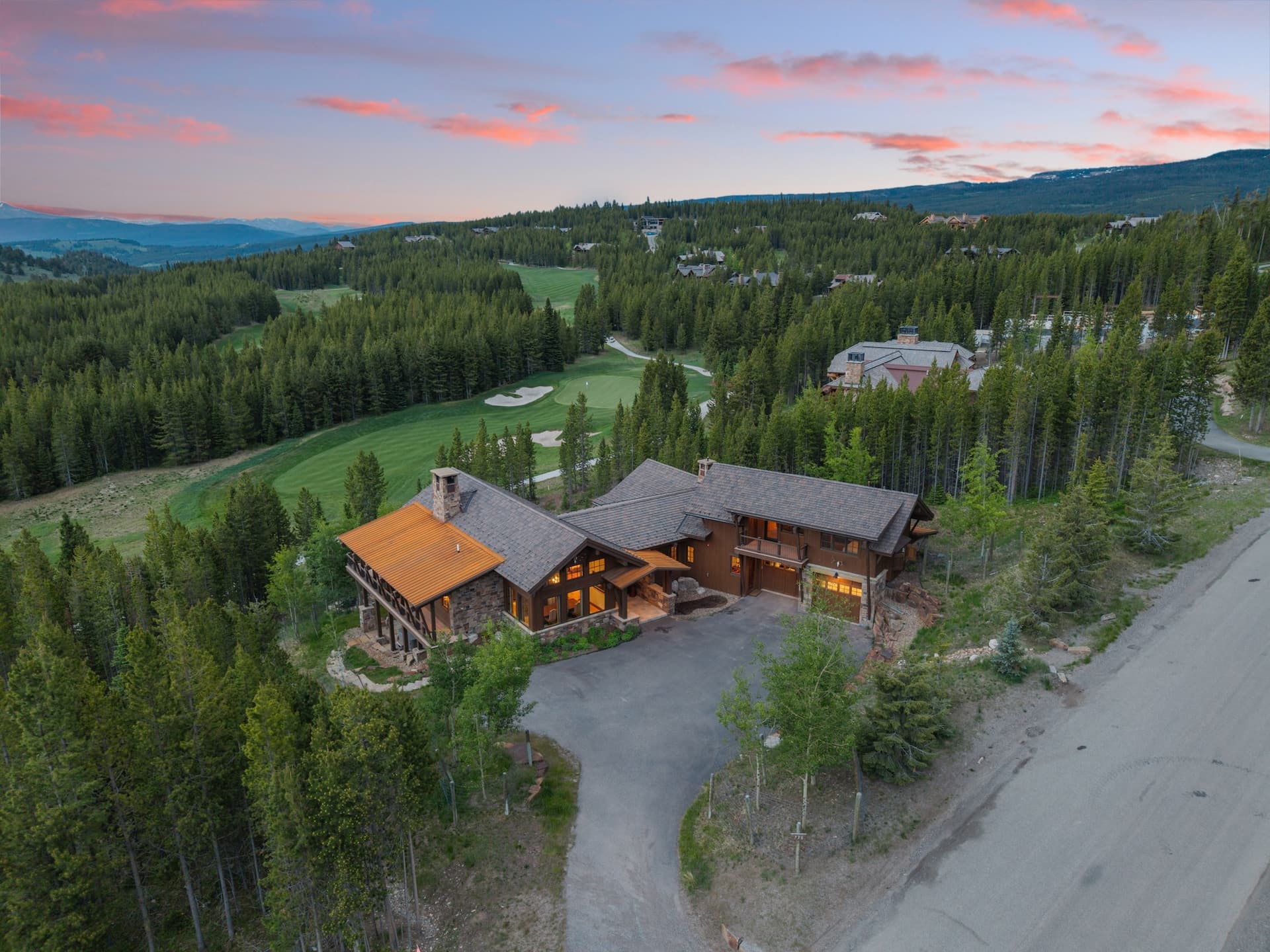 Last Best Chalet - Image 71