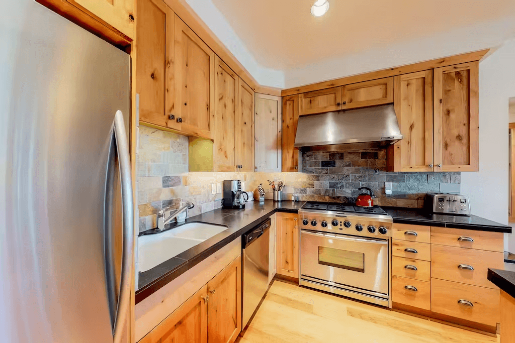 Elkhorn Springs Getaway - Image 10