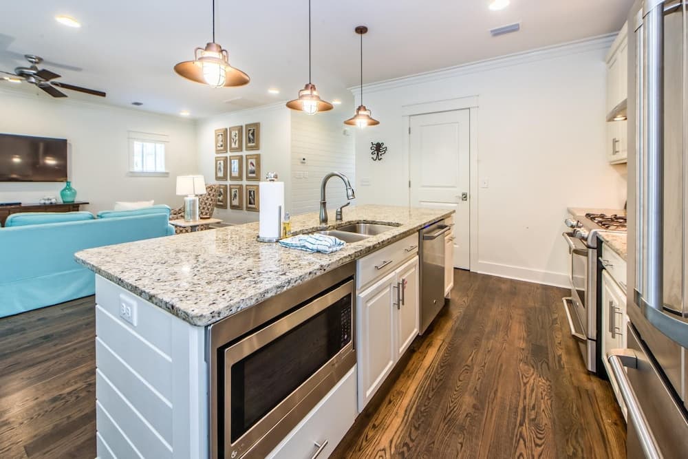 Anchors Up - Image 10